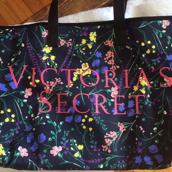 💐NWOT Victoria’s Secret zippered bag💐 - Picture 4 of 8
